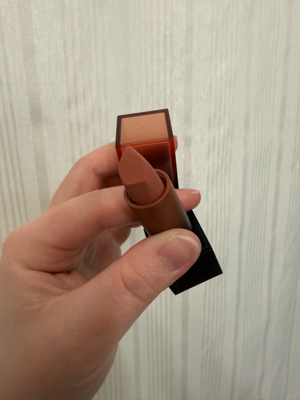 NIB💥 Huda Beauty Power Bullet Cream Glow Hydrating Lipstick in Honey Bun - Picture 9 of 10